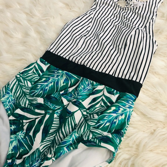 BOGO Cupshe Leafy One Piece EUC - Picture 6 of 8